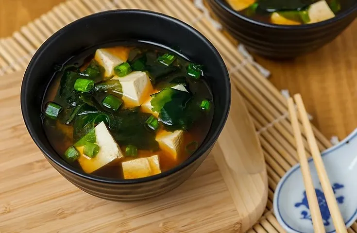 Rong biển khô Wakame Manjeon 100g - Hương vị tự nhiên Hàn Quốc, giàu dinh dưỡng, chế biến linh hoạt cho món ăn hấp dẫn
