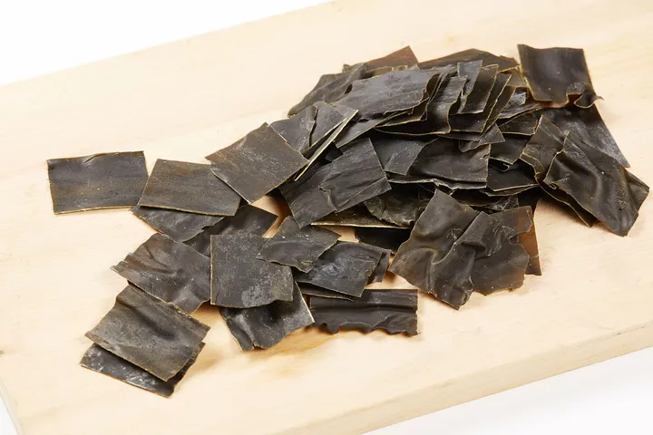 Tảo bẹ khô Manjeon Konbu - Thực phẩm dinh dưỡng tự nhiên Hàn Quốc, đóng gói tiện lợi 150g, nguyên liệu chế biến đa dạng