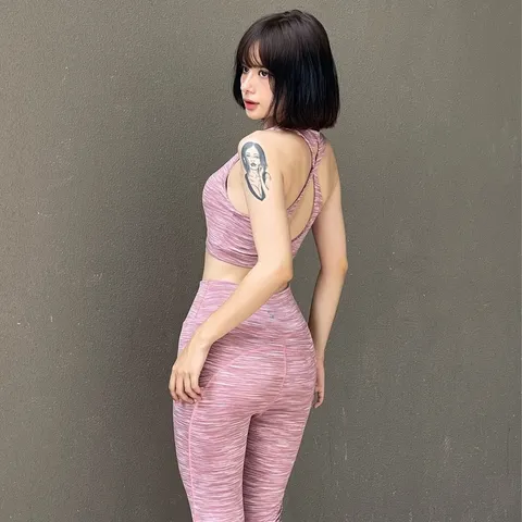 Bộ đồ tập gym nữ S40040 - Áo bra 2 lớp xoắn lưng và quần legging co giãn, hoàn hảo cho yoga, gym, thể dục, và workout