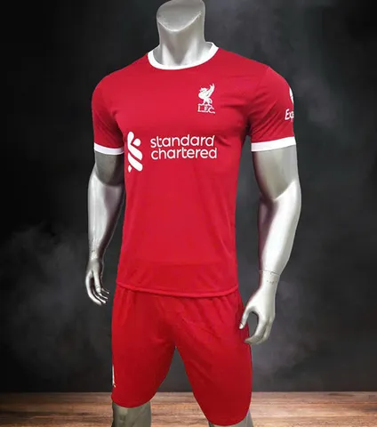 Bộ Quần Áo Thể Thao Câu Lạc Bộ Liverpool 23/24 - Áo Thun Đỏ Chất Liệu Dri-FIT, Logo Sắc Nét, Dành Cho Fan Bóng Đá