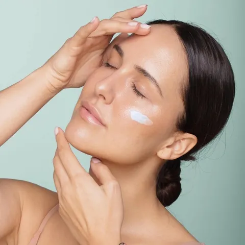 Kem Chống Nắng VI DERM Daily UV Defense SPF 50 - Bảo Vệ Da Toàn Diện, Không Bết Dính, Phù Hợp Mọi Loại Da 59ml