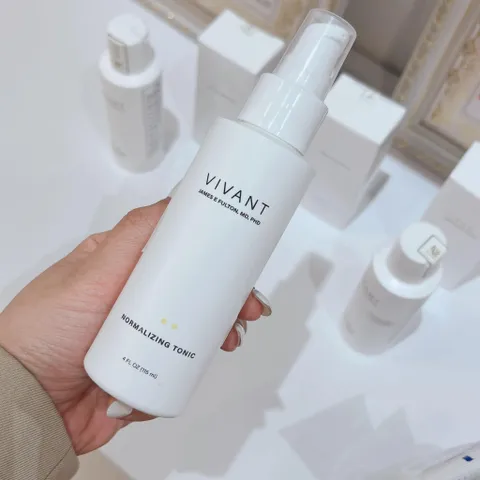 Toner Vivant Normalizing Tonic cho da dầu mụn – Giúp tẩy tế bào chết, cân bằng pH và giảm mụn hiệu quả, 115ml