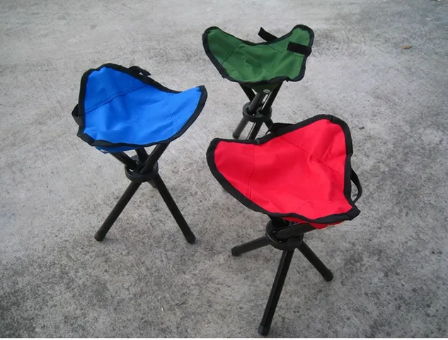 Ghế Ngồi Gấp Gọn Tam Giác Nhỏ AoTu AT6733 - Chắc Chắn, Dễ Dàng Mang Theo Cho Cắm Trại, Picnic, Du Lịch, Chịu Lực 80KG