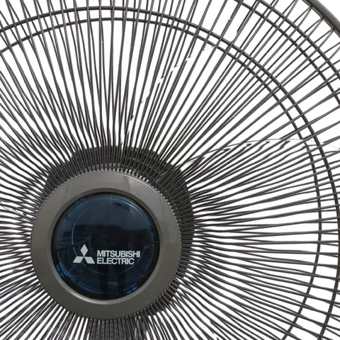 Quạt đứng đa năng Mitsubishi LV16-RA SF-GY - Hẹn giờ, 3 tốc độ gió tự nhiên, điều khiển từ xa, tiện lợi cho văn phòng và gia đình.