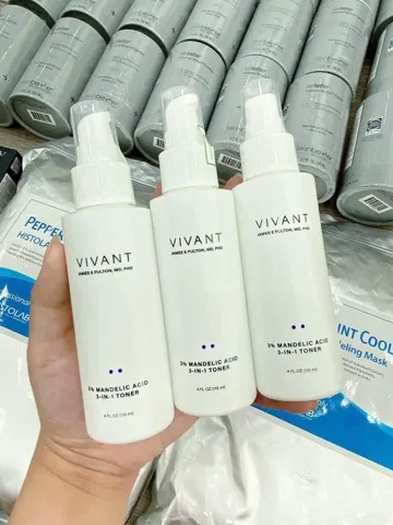 Vivant Skincare 3% Mandelic Acid 3-In-1 Toner giảm mụn, trẻ hóa da, làm sạch và cân bằng độ pH 115ml