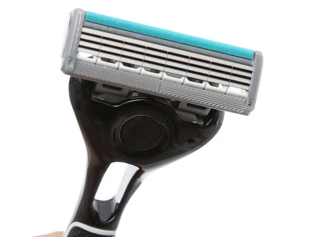 Dao Cạo Schick Quattro Titan4 1s - Dao Cạo Râu Chất Lượng Cao, Lưỡi Bền, Thiết Kế Linh Hoạt, Phù Hợp Với Mọi Loại Da