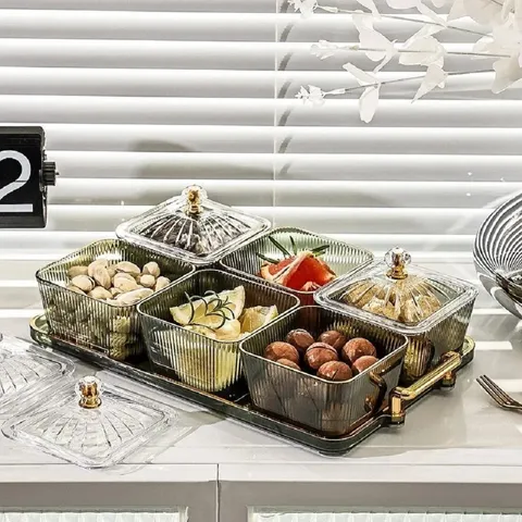 Khay Đựng Mứt Kẹo Tết 6 Ngăn Có Nắp - Khay Đựng Gia Vị Chất Liệu Nhựa Cao Cấp, Thiết Kế Sang Trọng Cho Bàn Tiệc Ngày Tết