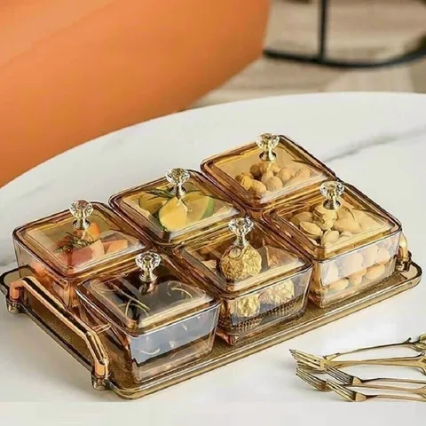 Khay Đựng Mứt Kẹo Tết 6 Ngăn Có Nắp - Khay Đựng Gia Vị Chất Liệu Nhựa Cao Cấp, Thiết Kế Sang Trọng Cho Bàn Tiệc Ngày Tết