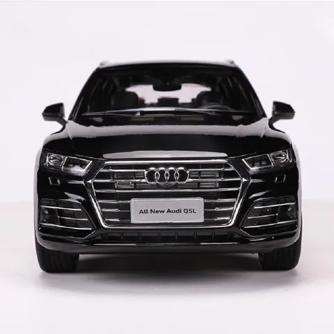 Mô hình xe ô tô Audi Q5L 2017 1:18 Dealer - Chi tiết sống động, mở cửa, mẫu xe sang đẹp mắt cho tín đồ sưu tập.