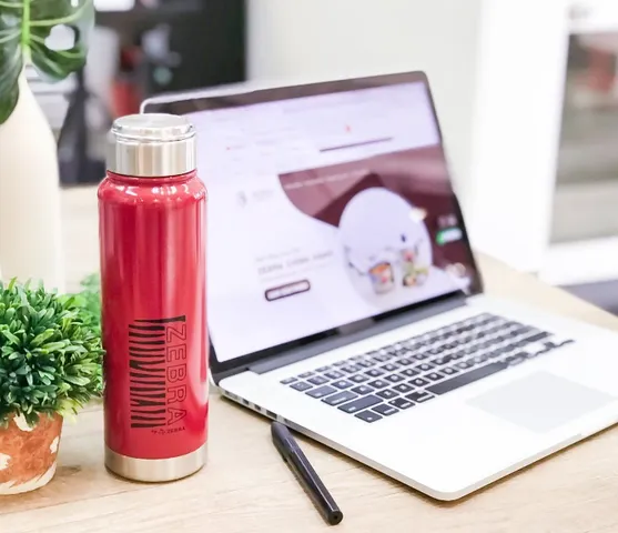 Bình Giữ Nhiệt Inox Botto Zebra 700ml - Chất Liệu Cao Cấp, Giữ Nhiệt Lên Đến 12 Giờ, Dùng Hàng Ngày, Thiết Kế Nhỏ Gọn