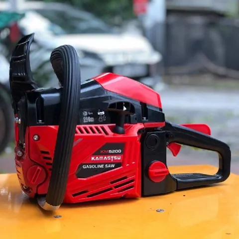 Máy Cưa Xăng Kamastsu 5200 - Công Suất 1,9KW, Tốc Độ Tối Đa 9000 Vòng/Phút, Dễ Dàng Vệ Sinh Cho Cắt Cây, Xẻ Gỗ Nhanh Chóng