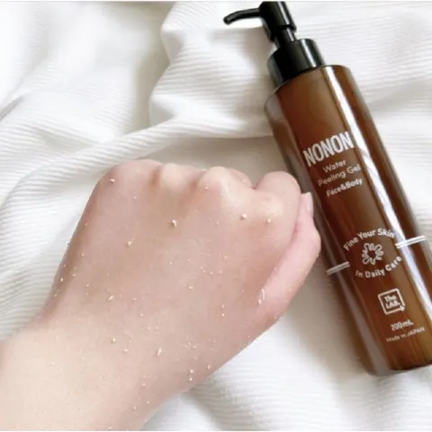 Gel Tẩy Da Chết Toàn Thân Nonon Water Peeling Gel Nhật Bản 200ml - Dưỡng Ẩm, Làm Sạch Da Mặt và Body, Không Khô Da, Thực Vật Tự Nhiên