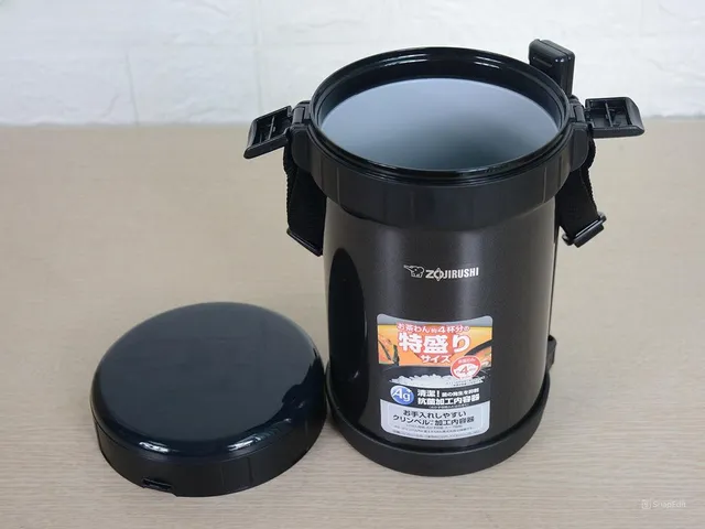 Hộp Cơm Giữ Nhiệt Zojirushi XE20-AD - 3 Ngăn Cao Cấp Cho Văn Phòng Và Picnic, Chất Liệu Nhựa An Toàn, Giữ Nóng 6 Giờ