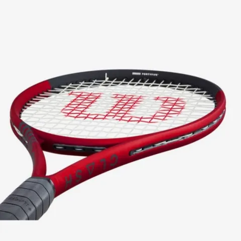 Vợt Tennis Wilson Clash 100L V2.0 WR074311U2 - Thiết Kế Màu Đỏ Đẹp, Công Nghệ Tiên Tiến Cho Người Chơi Mọi Trình Độ