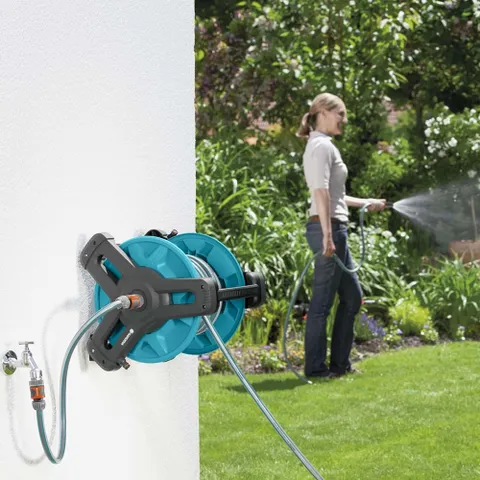 Bộ Vòi Tưới Cây Treo Tường 20m Gardena 08009-20 - Dụng Cụ Tưới Nước Đa Chức Năng cho Vườn Nhỏ, Chất Liệu HDPE và Inox Cao Cấp