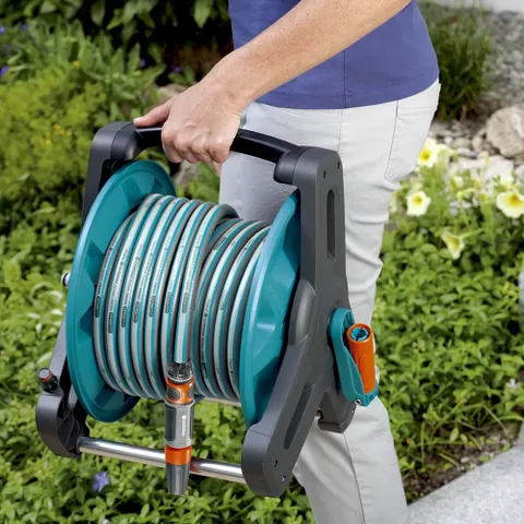 Bộ Vòi Tưới Cây Treo Tường 20m Gardena 08009-20 - Dụng Cụ Tưới Nước Đa Chức Năng cho Vườn Nhỏ, Chất Liệu HDPE và Inox Cao Cấp