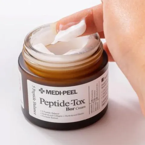 Kem Dưỡng Căng Bóng Da Medi-Peel Bor-Tox Peptide Cream 50gr - Dưỡng ẩm, trẻ hóa, giảm nếp nhăn, làm mềm mịn da, sản phẩm Hàn Quốc.