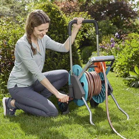 Vòi tưới cây xe cuộn Gardena 18517-20, 20m, thiết kế tiện lợi, chất liệu cao cấp, tay cuốn dễ sử dụng - Giải pháp tưới cây thông minh