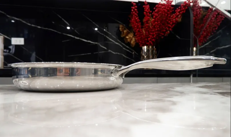 Chảo Inox Chống Dính Seka TriMax SK6040 - 28cm Đáy 3 Lớp, Tay Cầm Chống Nóng, Dùng Được Trên Mọi Loại Bếp