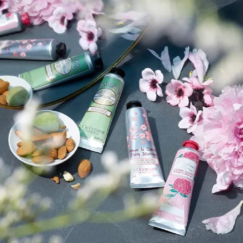 Kem Dưỡng Da Tay L'Occitane Mini 30ml - Dưỡng Ẩm, Làm Mềm Da, Mùi Hương Ngọt Ngào, Lựa Chọn Hoàn Hảo Cho Da Khô