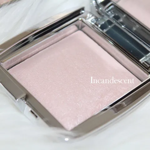 Phấn Bắt Sáng Hourglass Ambient Strobe Lighting Highlighter - Hiệu Ứng Ánh Sáng Tự Nhiên, Đa Dạng Màu Sắc, Trang Điểm Rạng Rỡ