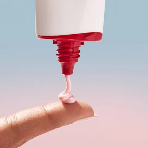 Kem lót Shiseido RevitalEssence Skin Glow Primer SPF 25 - Lớp nền mịn màng và rạng rỡ, phù hợp cho mọi loại da, giữ ẩm và bảo vệ da.