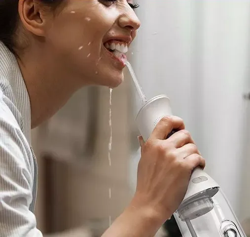 Máy Tăm Nước Cầm Tay SeaSy L6 - 5 Chế Độ, Chống Nước IPX7, Thiết Kế Tiện Lợi, Dễ Dàng Vệ Sinh, Phụ Kiện Du Lịch Thông Minh