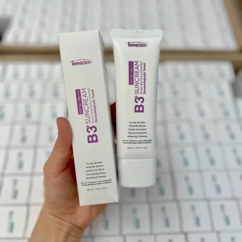 Kem Chống Nắng Innoskin B3 Suncream SPF50+ Màu Tím - Dành Cho Da Dầu Mụn, Kiểm Soát Dầu, Nâng Tông, Bảo Vệ Da Hàng Ngày