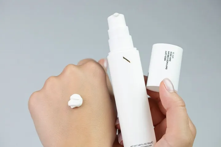 Kem Dưỡng Ngày Neoderma Neo-Lift Face Cream SPF15 - Giúp Săn Chắc Da, Làm Mờ Nếp Nhăn, Chống Nắng, Phù Hợp Cho Da Thường