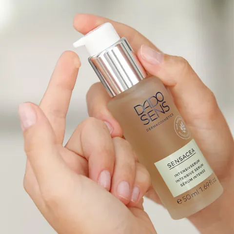 Serum Dado Sens Sensacea Intensive - Serum làm dịu da nhạy cảm, giảm kích ứng và cung cấp độ ẩm cho làn da khỏe mạnh, 50ml
