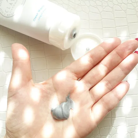 Sữa Rửa Mặt Dưỡng Ẩm Clayge Clear Wash - Làm Sạch Dịu Nhẹ, Cấp Ẩm, Vitamin C, Phù Hợp Mọi Loại Da - 120g