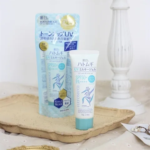 Kem Chống Nắng Nâng Tone Và Dưỡng Ẩm Da Hatomugi Spf50+ Pa++++ (Xanh Bạc Hà) 70G