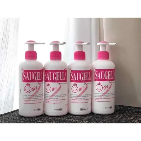 Dung Dịch Vệ Sinh Bé Gái Saugella Girl 200ml - Chăm Sóc Vùng Kín, Duy Trì Cân Bằng pH, Ngăn Ngừa Vi Khuẩn Tự Nhiên, An Toàn Cho Da Nhạy Cảm