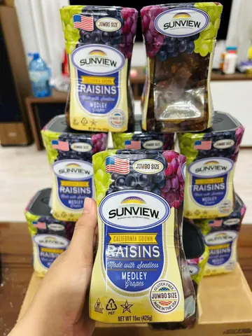 Nho Khô Sunview Raisins Medley Jumpo Grapes 425G - Trái Cây Khô Từ Mỹ, Ngọt Ngào, Giàu Dinh Dưỡng, Thích Hợp Làm Đồ Ăn Vặt