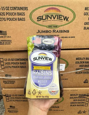 Nho Khô Sunview Raisins Medley Jumpo Grapes 425G - Trái Cây Khô Từ Mỹ, Ngọt Ngào, Giàu Dinh Dưỡng, Thích Hợp Làm Đồ Ăn Vặt