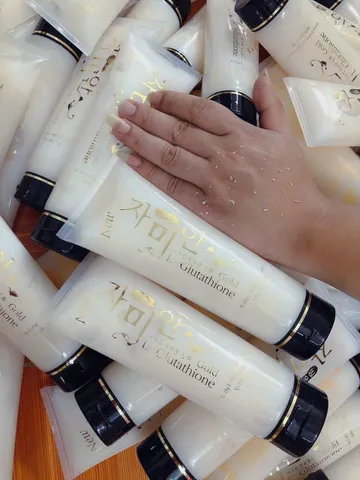 Gel Hạt Tẩy Tế Bào Chết Body L-Glutathione Gold Hàn Quốc 300g