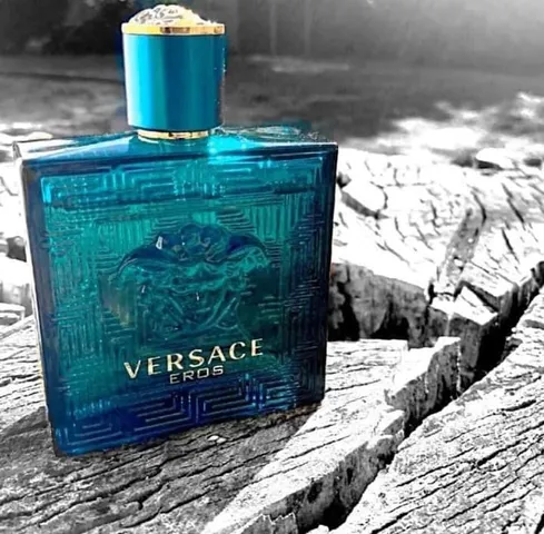 Nước hoa nam Versace Eros 100ml - Hương thơm nam tính gợi cảm với nốt hương táo xanh, bạc hà và đậu tonka, quà tặng hoàn hảo cho phái mạnh.