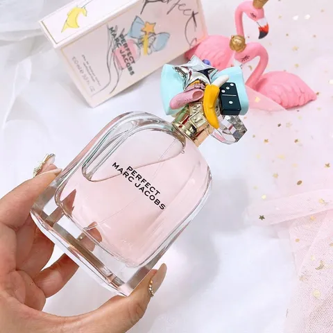 Nước hoa nữ Marc Jacobs Perfect - Hương Cashmeran & Hoa Thủy Tiên, Phong cách Nữ tính, Cuốn hút, Hiện đại, Lưu hương từ 3-6h