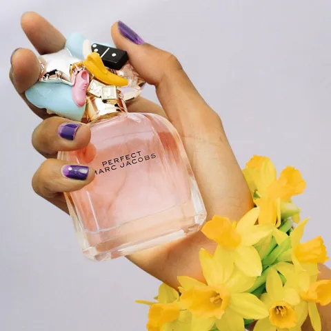 Nước hoa nữ Marc Jacobs Perfect - Hương Cashmeran & Hoa Thủy Tiên, Phong cách Nữ tính, Cuốn hút, Hiện đại, Lưu hương từ 3-6h