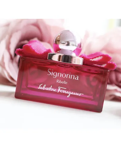 Nước hoa nữ Salvatore Ferragamo Signorina Ribelle EDP - Hương ngọt ngào trẻ trung với cam Mandarin, hoa đại và hương dừa quyến rũ