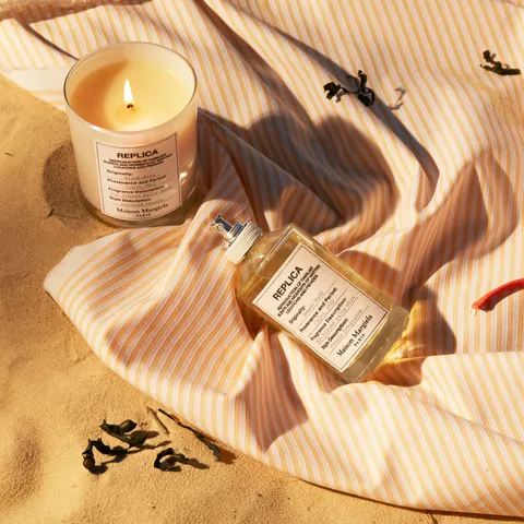 Nước hoa nữ Maison Margiela Replica Beach Walk EDT - Tươi mát, gợi cảm, hương chanh, dừa quyện biển hè 150ml