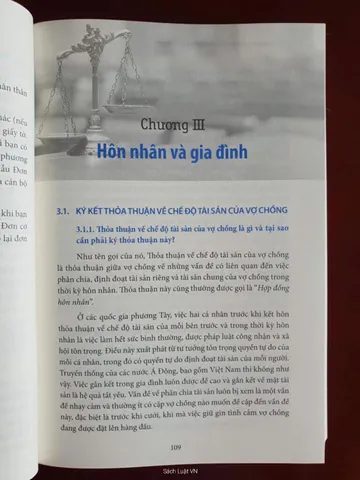 Cẩm Nang Pháp Luật Cá Nhân & Gia Đình - Hướng Dẫn Thủ Tục Pháp Lý Cần Biết Cho Mỗi Người - Tác Giả Nguyễn Hữu Phước