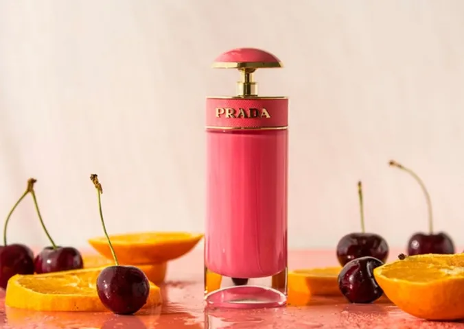 Nước hoa nữ Prada Candy Gloss EDT - Hương hoa trái cây ngọt ngào, gợi cảm và trẻ trung, món quà hoàn hảo cho phái đẹp.