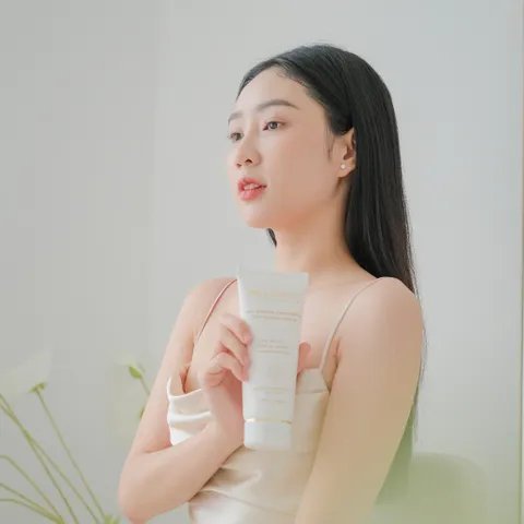 Kem Dưỡng Body May Essential Body Glowing Cream - Trắng Sáng, Dưỡng Ẩm, Chống Oxy Hóa, Bảo Vệ Da Chống Tia UV, Phù Hợp Mọi Loại Da