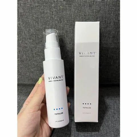 Gel Dưỡng Ẩm Làm Dịu Da Vivant Totaloe 86ml - Chứa Niacinamide, Tảo Biển & Trà Xanh, Phục Hồi & Cải Thiện Da Nhạy Cảm
