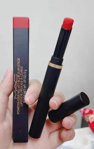 Son môi đỏ Ruby 889 Kiss Velvet Blur Slim Mac - Son dưỡng ẩm mịn màng, màu sắc rực rỡ, thiết kế nhỏ gọn tiện lợi, 2gr Mỹ