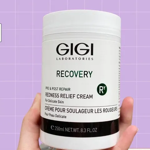 Kem Dưỡng Phục Hồi Tái Tạo Da GIGI Recovery Redness Relife 250ml - Giảm Đỏ Da, Dưỡng Ẩm, An Toàn cho Da Nhạy Cảm