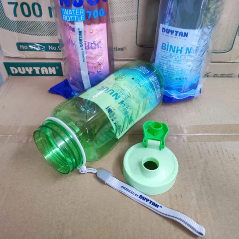 Bình nước nhựa Duy Tân Matsu 700ml - Bình cầm tay chạy bộ nhiều màu sắc, chất lượng cao, sản phẩm chính hãng Việt Nam