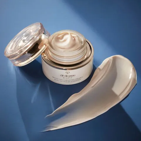 Kem Dưỡng Da Ban Ngày Clé De Peau Beauté 50g - Kem Bảo Vệ, Phục Hồi Da Tươi Trẻ, Dưỡng Ẩm Sâu, Chống Nắng, Dành Cho Da Khiến Hồng