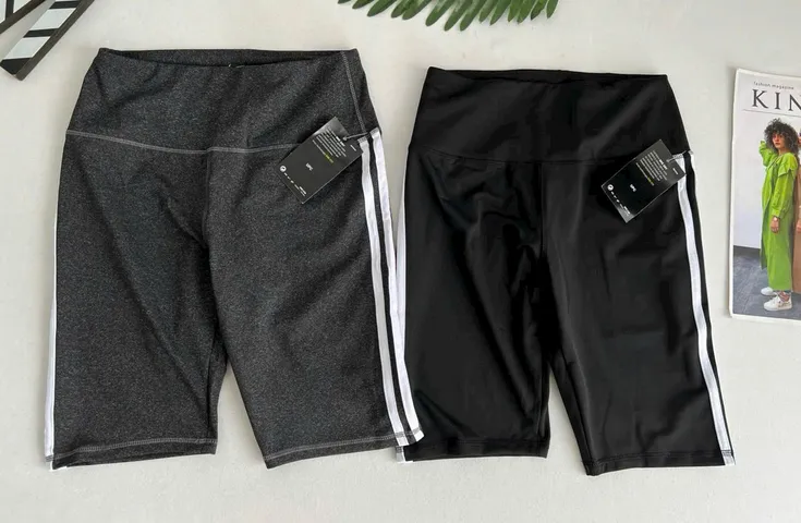Quần Lỡ Nữ Thể Thao 2 Sọc Trắng - Chất Liệu Co Giãn Đẹp, Phù Hợp Tập Gym, Yoga, Chạy Bộ, Dễ Phối Đồ